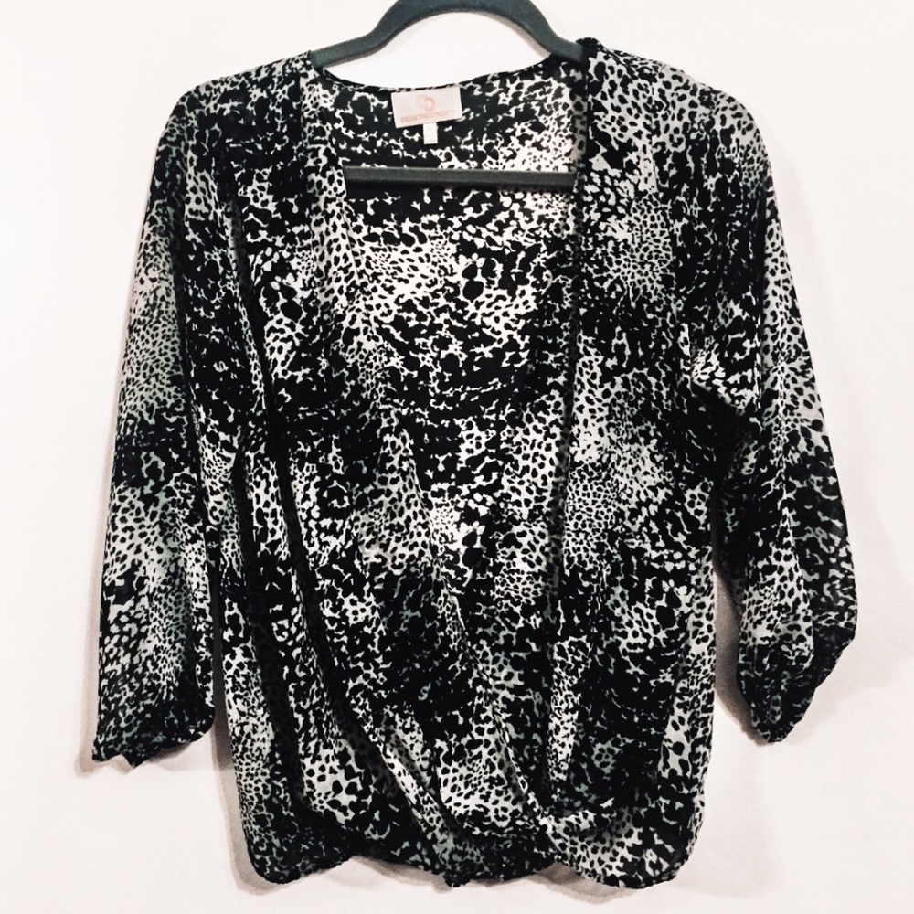 5/20$ Collective Concepts Speckled Blouse